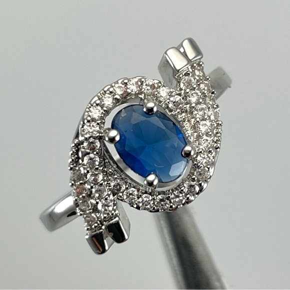 Beautiful Statement Oval Cut Halo Blue Sapphire Diamond CZ Silver Plated Ring